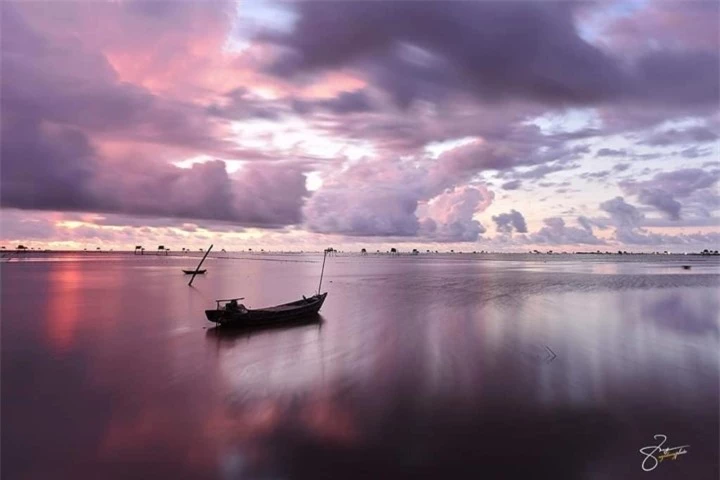 Bãi biển hoang sơ ở Thái Bình với những chòi canh ngao ẩn hiện đầy thơ mộng  - 1