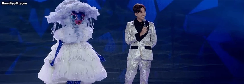 Nghi vấn: Hương Tràm đã bí mật về nước tham gia The Masked Singer Vietnam, 4 cố vấn chỉ ra loạt chi tiết trùng hợp? - Ảnh 4.