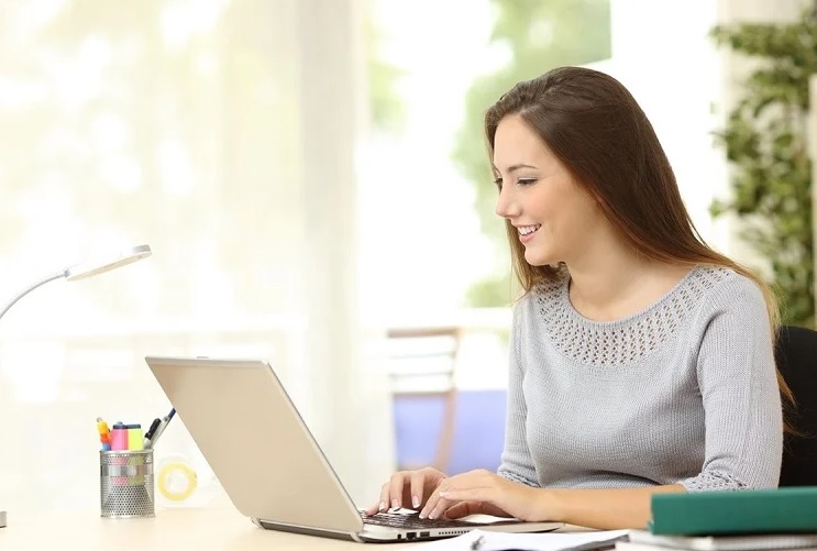 Bí quyết để ngồi máy tính mà không bị đau đầu