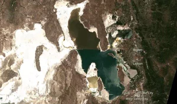 Một trong những hồ nước lớn nhất Trái Đất đang "teo nhỏ" nghiêm trọng