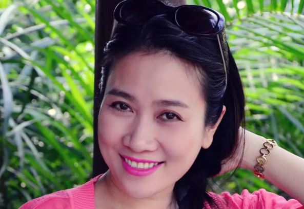 13 tuổi đi hát chuyên nghiệp, 34 tuổi là NSƯT, cuộc sống của Vân Khánh ở tuổi 44 ra sao?