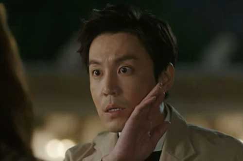 Đang sung sướng tận hưởng "đêm cuối" cùng người cũ trước khi kết hôn thì vợ sắp cưới ập vào...