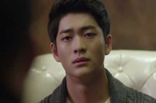 Chôn chân tại chỗ trước cảnh vợ sắp cưới không mảnh vải che thân với thằng bạn nối khố