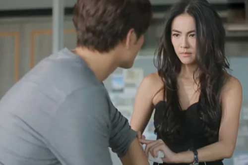 Cái đêm vợ sắp cưới đi vắng, tôi hoảng hồn vì em gái của vợ rủ rê "nếm trái cấm"