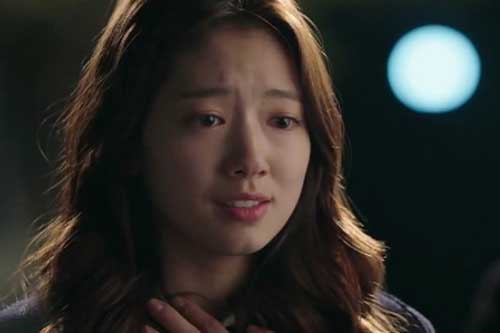 Nửa đêm nghe điện thoại rung, tôi chết điếng khi thấy chồng gửi clip đầy những âm thanh ám ảnh