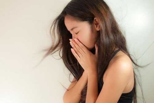 Hóa đá khi vô tình nhìn thấy vật ấy trong ngăn kéo vali của chồng tôi đã phát hiện ra bí mật động trời