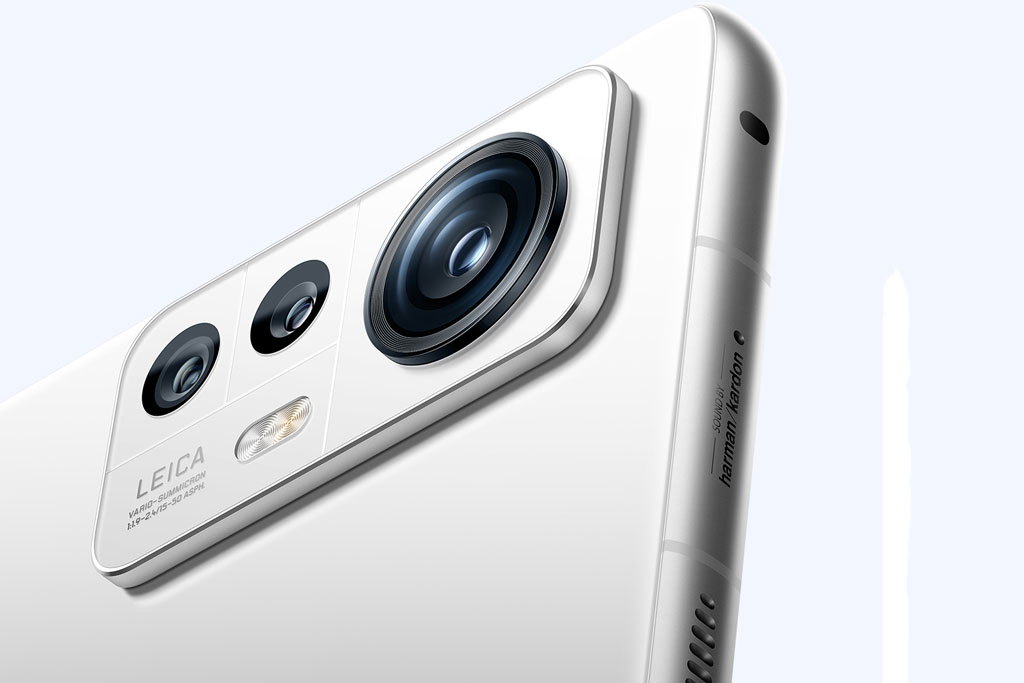 Ảnh chi tiết Xiaomi 12s: Chip Snapdragon 8+ Gen, RAM 12 GB, sạc 67W, giá 13,93 triệu đồng