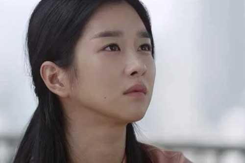 Nhìn cảnh chồng nháo nhào đẩy nhân tình vào nhà tắm, tôi khụy cả gối vì đau đớn và tức giận