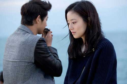 Tôi sững sờ khi nghe chồng run rẩy: "Vợ à, cái thai trong bụng em là của ai?"