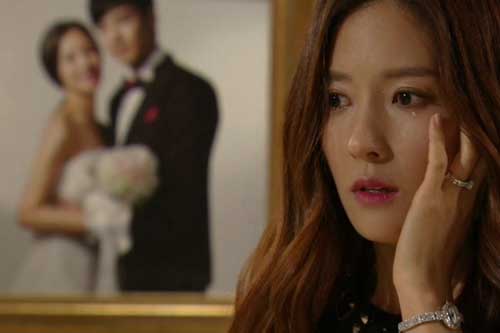 Cái đêm say khướt ấy, tôi mở cửa để bạn thân chồng vào "nói chuyện" và nỗi ân hận giày vò không thể tỏ cùng ai