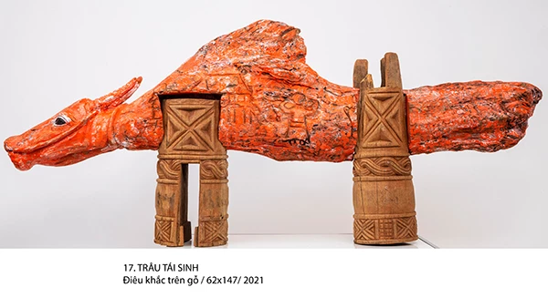 Các tác phẩm của nghệ sĩ Lê Ngọc Thuận đã làm cho truyền thống điêu khắc gỗ của người Cơ Tu trở nên mới lạ, không bị đóng băng