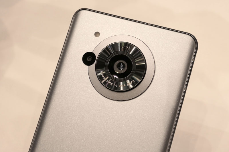 Smartphone chống nước, cấu hình ‘siêu ‘khủng’, camera chất lượng, giá cao ngất ngưởng