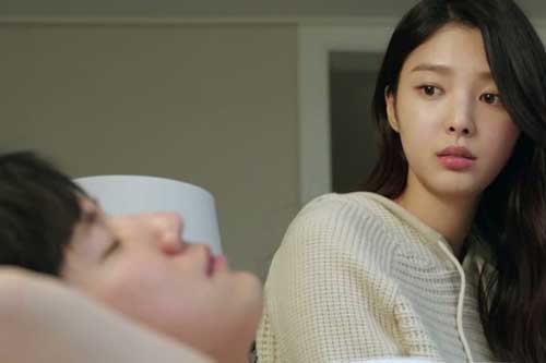 Chia tay anh xong, tôi vật vã "sống không bằng chết" vì thèm "yêu"