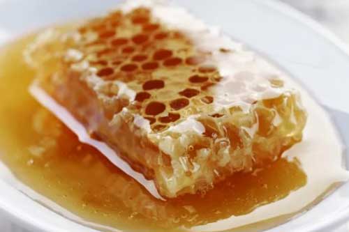 3 cách làm đẹp với mật ong và sữa tươi giúp bạn có làn da trắng hồng, rạng rỡ ngay tại nhà