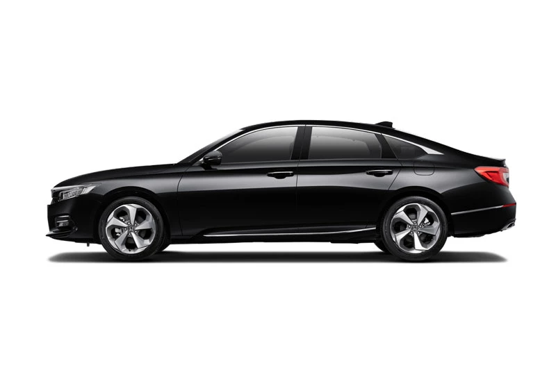 4. Honda Accord (doanh số: 158 chiếc). Ảnh: HVN.