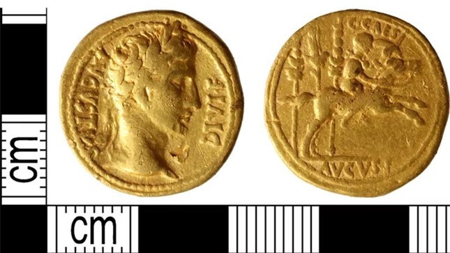 Phát hiện kho tiền cổ bằng vàng của người La Mã ở Vương quốc Anh ảnh 4