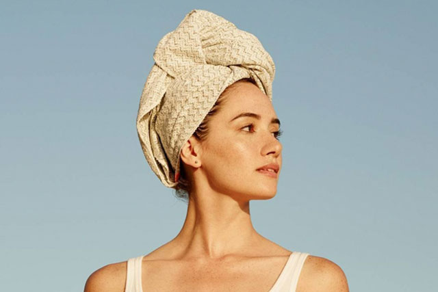 Thói quen âm thầm phá hủy mái tóc của bạn