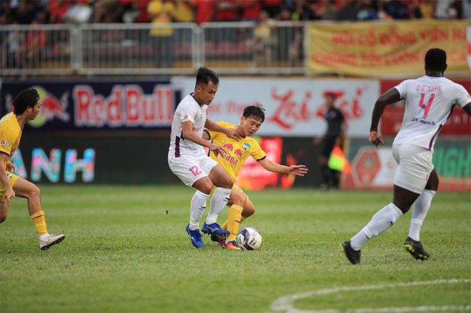 Văn Toàn lập cú đúp, HAGL thắng trận thứ 3 liên tiếp