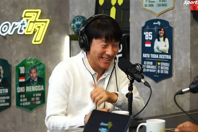 Shin Tae-yong trong buổi phỏng vấn với Sport 77
