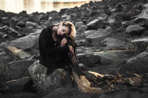 Già vờ có bầu lừa cưới người yêu giàu có, ai ngờ lâm vào cảnh đường cùng đầy bế tắc, bi thảm