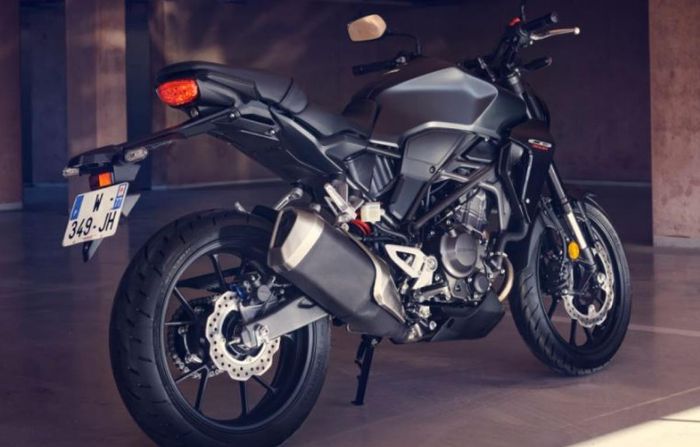 Chi tiết Honda CB250R 2022, giá từ 121 triệu đồng
