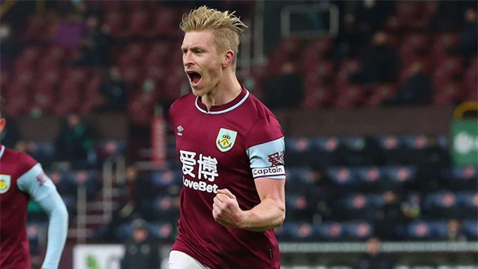 Ben Mee là trung vệ được nhiều CLB theo đuổi