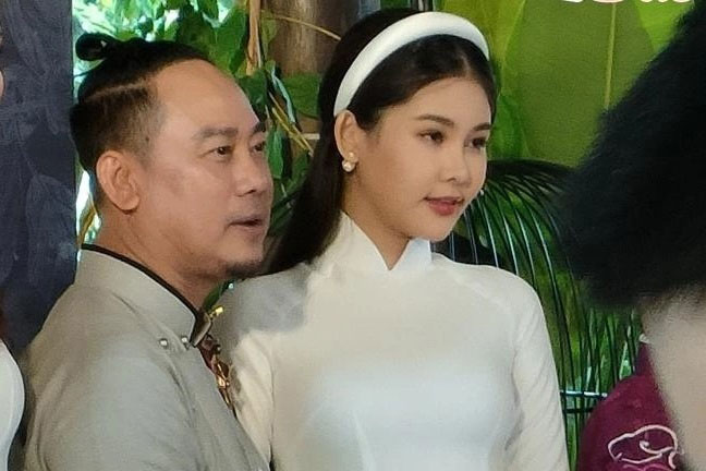 Hoa h&#x1EAD;u L&#xEA; &#xC2;u Ng&#xE2;n Anh khoe nhan s&#x1EAF;c &#x111;&#x1EB9;p ng&#x1ECD;t ng&#xE0;o sau khi th&#xF4;ng b&#xE1;o s&#x1EAF;p l&#xEA;n xe hoa