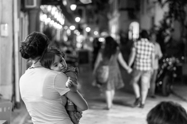 Thân gái lấy chồng xa, quyết không ly hôn dù chồng ngoại tình