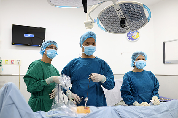 Đà Nẵng: Phẫu thuật nội soi thoát vị thành bụng, bệnh nhân xuất viện sau 1 ngày