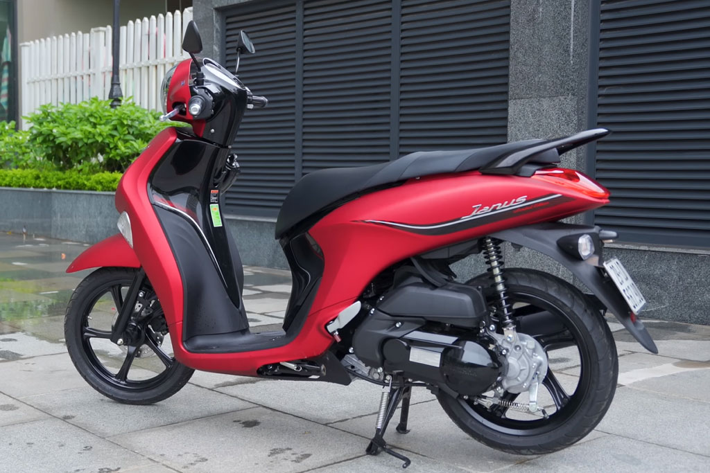 Giá xe máy Yamaha Janus tháng 92022 Tiết kiệm nhiên liệu giá rẻ chục  triệu so với Honda Vision