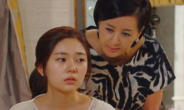 Chấp nhận lấy chồng nghèo nhưng tôi vẫn nhận được câu nói "tím mặt" của mẹ chồng