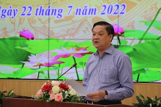 Phó Chủ tịch UBND TP Cần Thơ Dương Tấn Hiển phát biểu tại buổi họp báo.