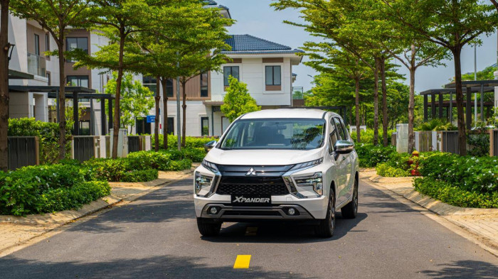 Mitsubishi Xpander mất ngôi vương phân khúc vào tay MPV của Toyota
