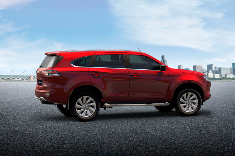 Isuzu mu-X 2022 ra mắt tại Việt Nam, giá từ 900 triệu đồng