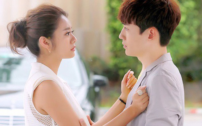 Lần nào đi chơi chồng cũng chở đến một quán cà phê, biết lý do tôi khóc nghẹn