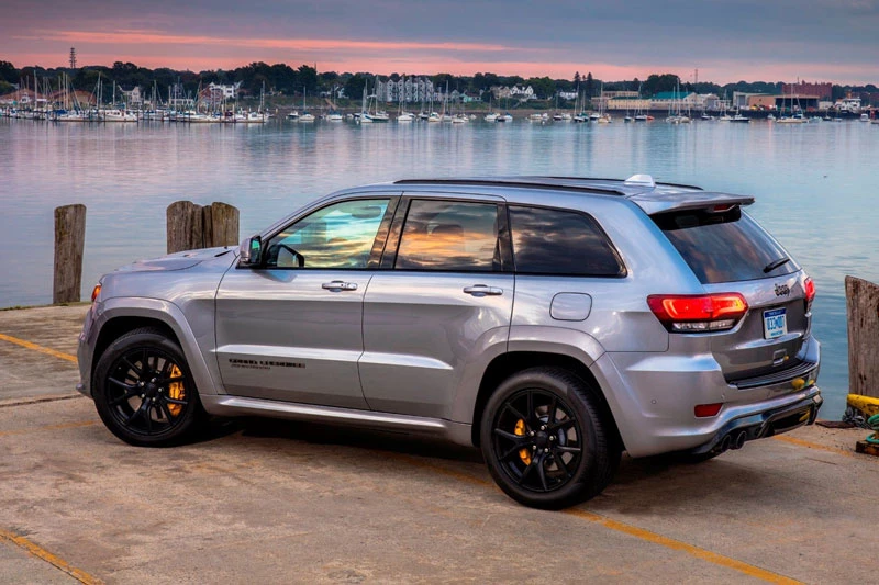 =7. Jeep Grand Cherokee Trackhawk (vận tốc tối đa: 290 km/h).