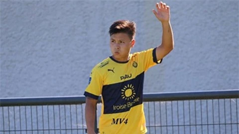 Báo Pháp khen Quang Hải tạo được tình huống nguy hiểm cho Pau FC