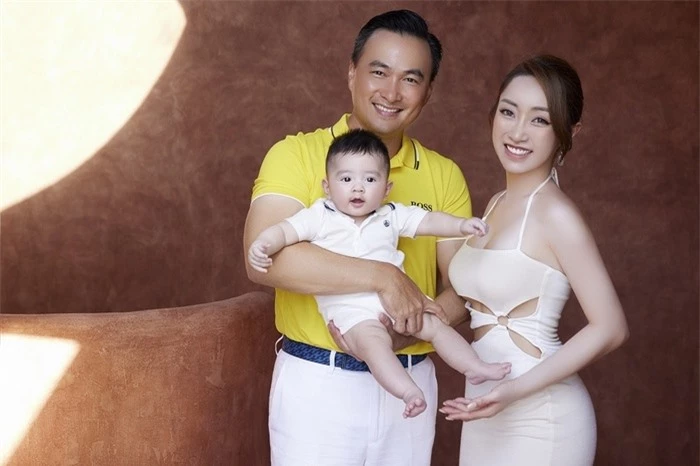 Vợ Chi Bảo giảm 15kg sau sinh: Body 'nức nở', làn da và gương mặt xứng tầm ‘gái một con’
