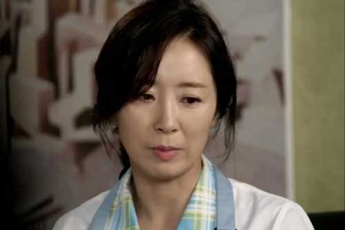 Ngày chồng vào viện cấp cứu, tôi mới tá hỏa khi biết quỹ đen khổng lồ của con dâu ăn bám