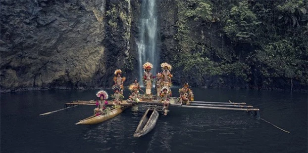   Người Uramana, Amuioan, Tufi, Papua New Guinea. Tộc Uramana sống ở Papua New Guinea. Đây là một trong những đất nước có nền văn hóa đa dạng nhất trên thế giới, với hơn 850 ngôn ngữ bản địa.  