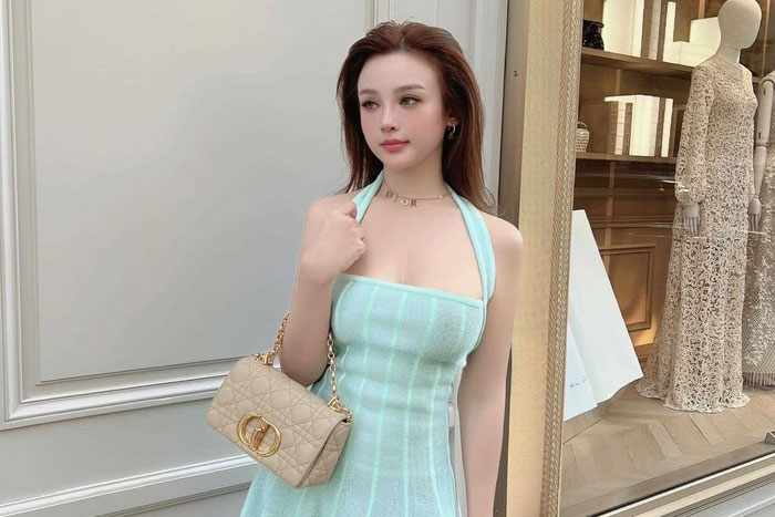 Huyền Baby khoe loạt túi xách 'sặc mùi tiền' khi vi vu ở trời Tây