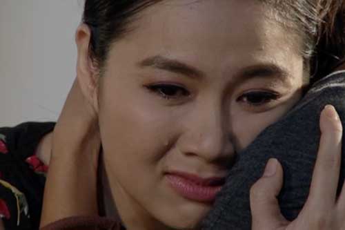 Bị cả nhà chồng khinh vì chỉ ở nhà chăm con, vợ rớt nước mắt với lời dậy bảo "thấm thía" của chồng