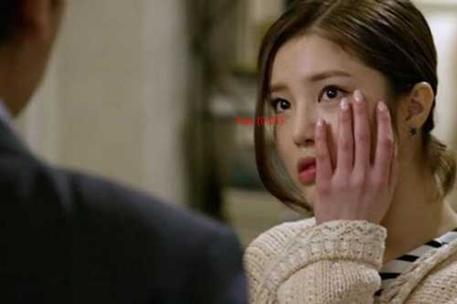 Vợ xin tiền mua bỉm sữa cho con, chồng tát một cái như trời giáng và đế thêm 1 câu điếng cả người