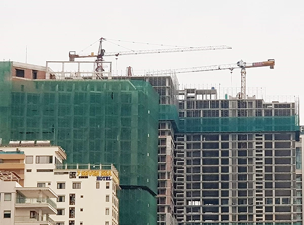 Sở Xây dựng Đà Nẵng yêu cầu chủ đầu tư, chủ quản lý sử dụng các công trình xây dựng nhà cao tầng đảm bảo an toàn trước mùa mưa bão