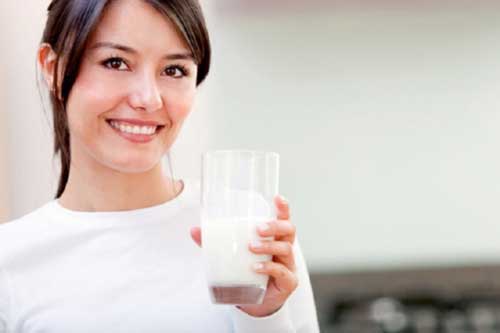 Khung giờ vàng uống 1 cốc sữa mang lại lợi ích gấp đôi