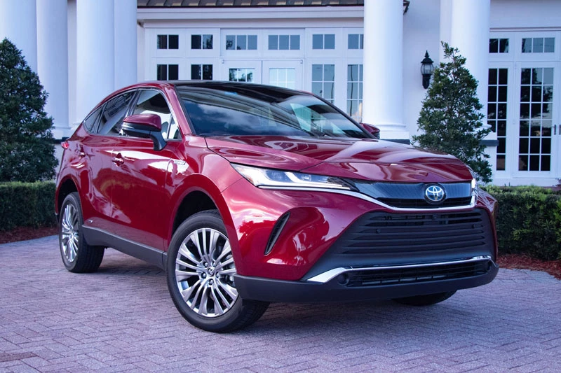 =5. Toyota Venza Hybrid 2022 (mức tiêu thụ nhiên liệu ở đường hỗn hợp: 7,2 lít/100 km).