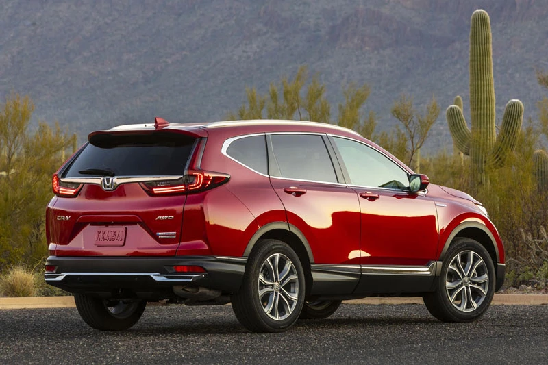 =7. Honda CR-V Hybrid 2022 (mức tiêu thụ nhiên liệu ở đường hỗn hợp: 7,4 lít/100 km).