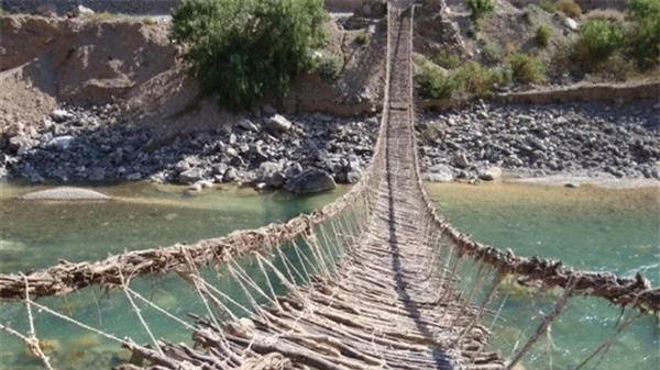 Những cây cầu treo thủ công của người Inca ảnh 2