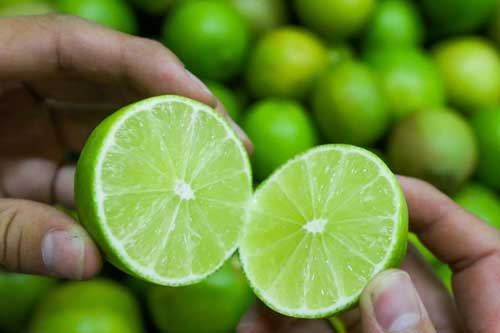 Nấu ăn lỡ cho muối quá tay, bỏ thứ này vào nồi để cứu nguy, khỏi lo món ăn bị mặn