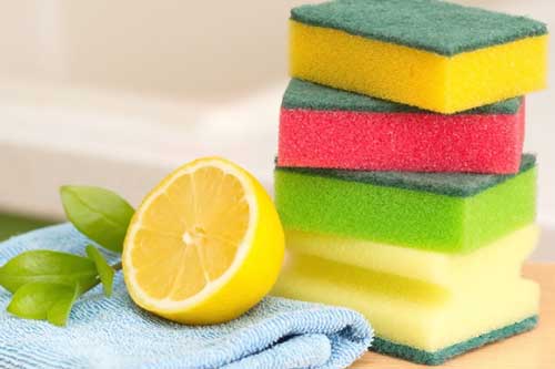 Đổ thứ này vào bồn cầu khiến cho bồn cầu sạch bong kin kít, lưu tỏa hạt lưu hương thơm ngát